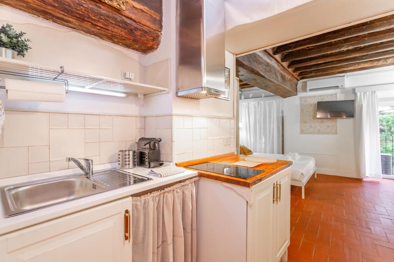 Al Cortile Del Moro Apartment โรม ภายนอก รูปภาพ