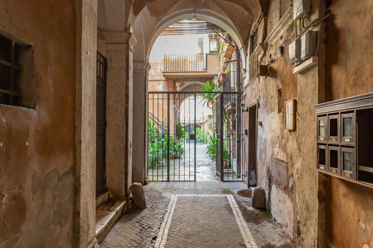 Al Cortile Del Moro Apartment โรม ภายนอก รูปภาพ