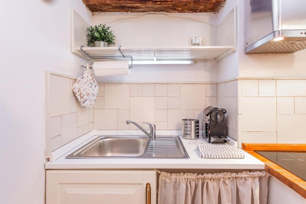 Al Cortile Del Moro Apartment โรม ภายนอก รูปภาพ