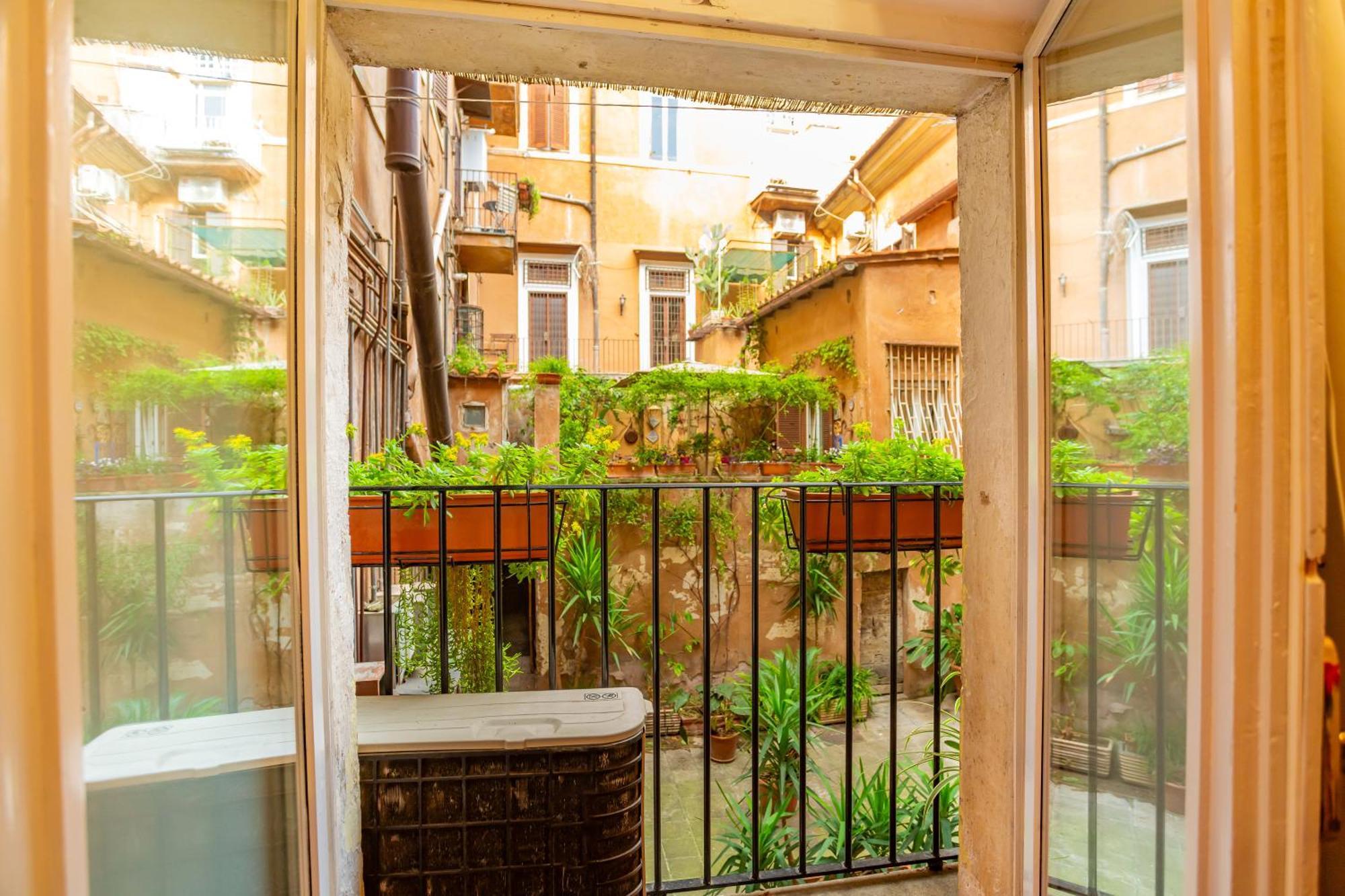 Al Cortile Del Moro Apartment โรม ภายนอก รูปภาพ